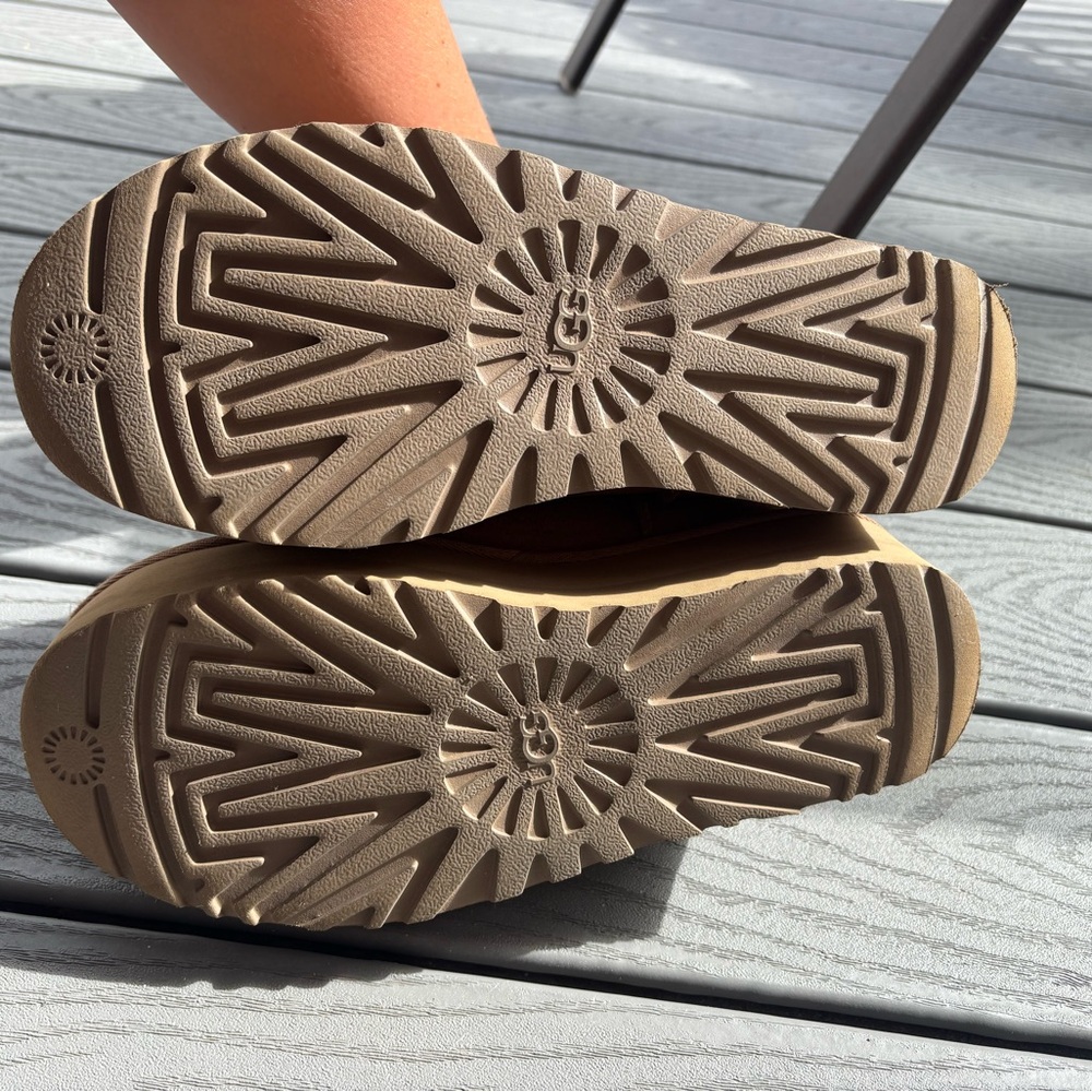 Women’s tan UGGS